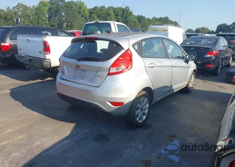 2013 Ford Fiesta Se z USA, uszkodzony, nr VIN 3FADP4EJ4DM215850